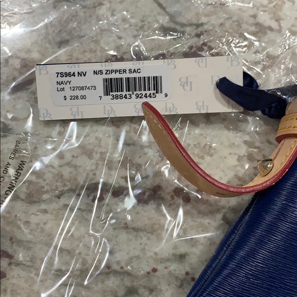 New with Tags Authentic Dooney & Bourke purse - Picture 3 of 5